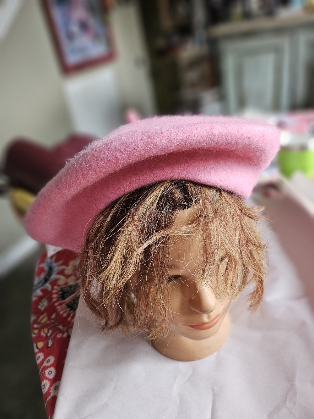 New W Tag 90% Wool Soft Pink Women's Wool Beret - Classic Paris French Style